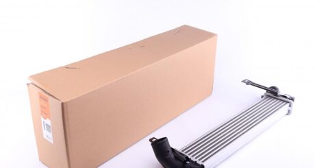 Радіатор інтеркулера Renault Kangoo 1.5 dCi 01- (opt-om) NRF 30353