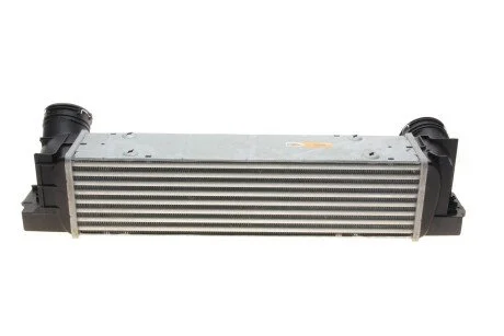 Радіатор інтеркулера BMW (E90/E92/E91)/X1 (E84) 2.0D/3.0D 06-15 M57/N47 (opt-om) NRF 30386