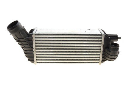 Радіатор інтеркулера Citroen C4/DS4/Peugeot 308/3008 2.0 HDI 07- UA63 NRF 30462