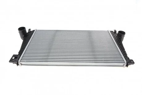Радіатор інтеркулера VW Amarok 2.0TSI 10-16/2.0TDI10-/2.0BiTDI 10-12 (opt-om) NRF 309038