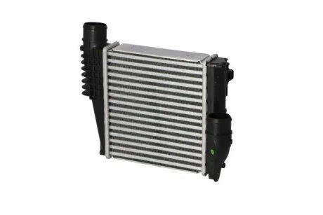 Радіатор інтеркулера Peugeot 3008/308SW 1.2-2.0D 13- UA63 NRF 30924
