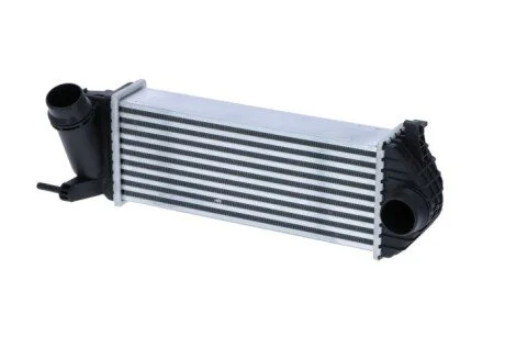 Радіатор інтеркулера MB Citan/Renault Kangoo 1.5 dCi 08- (opt-om) NRF 30962