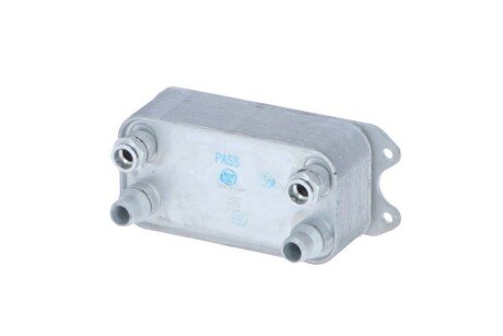 Радіатор масляний MB E-class (W212)/SLK (R172)/CLS (C218) 1.6-3.5 07- UA63 NRF 31275