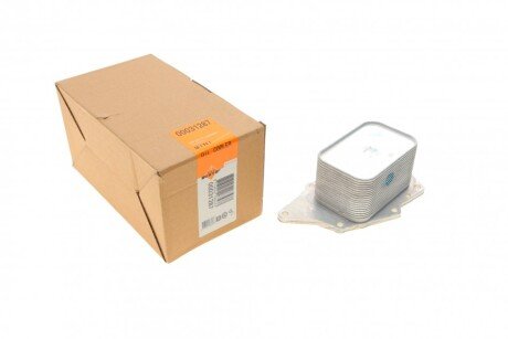 Радіатор масляний BMW 1 (F20/F21)/2 (F45) 1.5/2.0D 15- UA63 NRF 31287