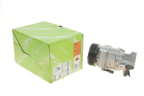 Компресор кондиціонера Dacia Logan/Sandero 12- (opt-om) NRF 320105G