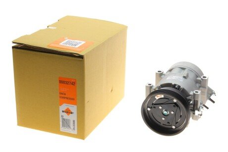 Компресор кондиціонера Dacia Logan 04-/Renault Sandero 08-/Duster 1.5/1.6/1.5DCI/1.6DCI 10-18 (opt-om) NRF 32742