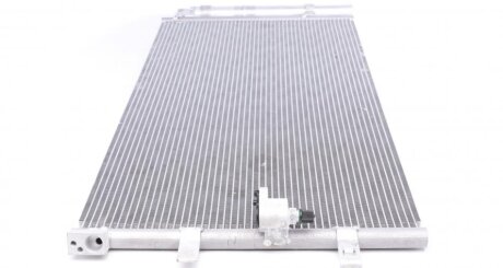 Радіатор кондиціонера Audi A4/A5/A6/A7/Q5/Porsche Macan 1.8-4.0 07- UA63 NRF 350046