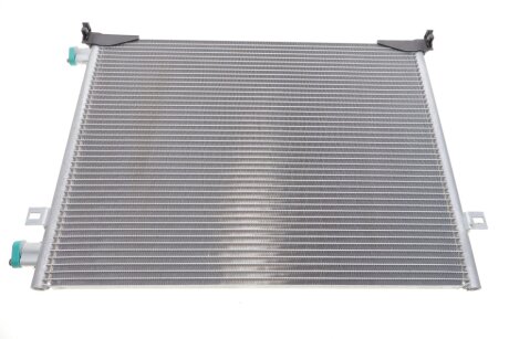 Радіатор кондиціонера Renault Trafic 1.9 dCI/2.0 01- UA63 NRF 35482