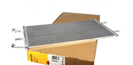 Радіатор кондиціонера Renault Trafic/Opel Vivaro 2.0D/2.5D 01- UA63 NRF 35505