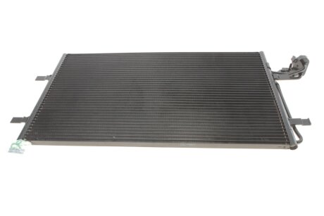 Радіатор кондиціонера Volvo C30/C70/S40/V50 04- (opt-om) NRF 35842