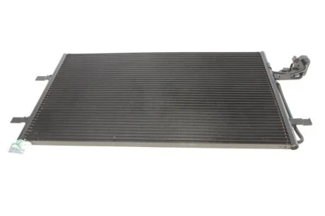Радіатор кондиціонера Volvo C30/C70/S40/V50 04- (opt-om) NRF 35842