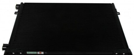 Радіатор кондиціонера Renault Trafic 2.0CDTI 06- (opt-om) NRF 35914