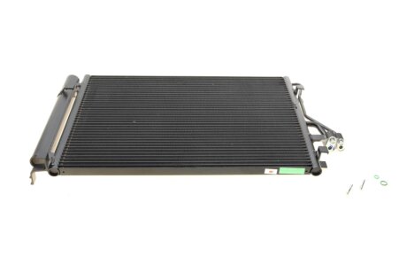 Радіатор кондиціонера Hyundai ix35/Kia Sportage 10- (opt-om) NRF 35999