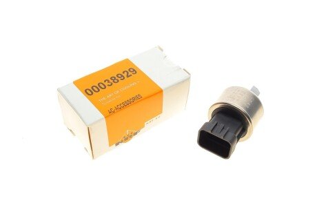 Датчик тиску кондиціонера Opel Vectra B 1.6-2.6 95-03 (opt-om) NRF 38929