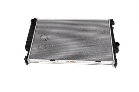 Радіатор охолодження двигуна BMW 525d 90- NRF 507620