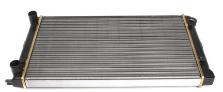 Радіатор охолодження двигуна VOLKSWAGEN Golf 08/1983 (вир-во) NRF 509501