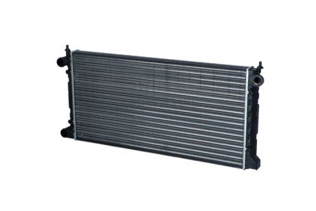 Радіатор охолодження VW Passat 1.8-2.0/1.6TD/1.9D 88-97 (opt-om) NRF 509506