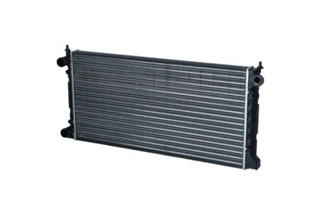 Радіатор охолодження VW Passat 1.8-2.0/1.6TD/1.9D 88-97 (opt-om) NRF 509506
