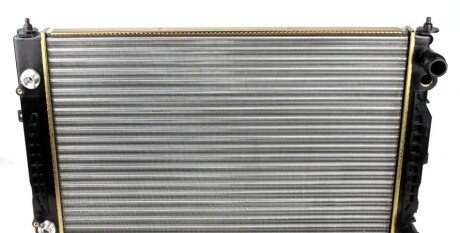 Радіатор охолодження Audi A4/A6/VW Passat 94-05 (Економ-клас) UA63 NRF 529504A