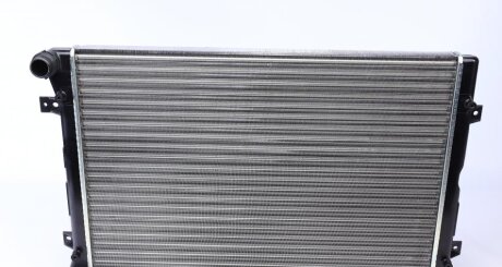 Радіатор охолоджування FORD GALAXY 02- NRF 53022