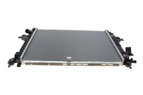 Радіатор охолодження Opel Zafira 05- (opt-om) NRF 53082