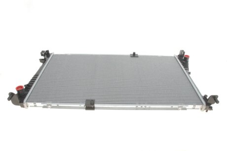 Радіатор охолодження Opel Vivaro 2.5dCi 06-/Renault Master 2.2/2.5dCi 03- UA63 NRF 53123