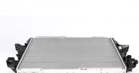 Радіатор охолодження VW Multivan V/T5 03- (opt-om) NRF 53154