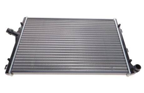 Радіатор охолодження VW Caddy III 1.6/2.0TDI 10- (AT/+/- AC) UA63 NRF 53425A