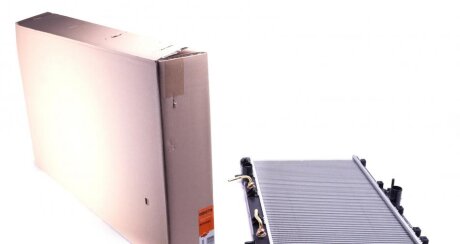 Радиатор охлаждения Mitsubishi Lancer 1.6 03- (opt-om) NRF 53778