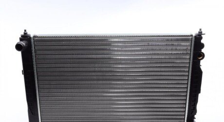 Радіатор охолодження VW Passat/Audi A4/A6/Skoda Superb 95-08 (Економ-клас) UA63 NRF 539504A