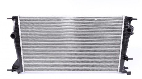 Радіатор охолодження Renault Megane III 1.9-2.0 08- (opt-om) NRF 53964