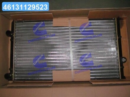 Радіатор охолодження двигуна VW Passat 89- NRF 54693