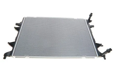 Радіатор охолодження VW Caddy/Golf VI/Jetta IV 1.4/2.0D 09- UA63 NRF 550089
