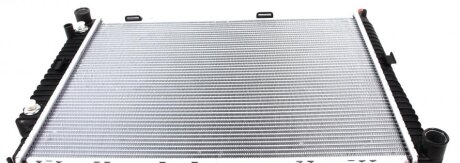 Радіатор охолодження двигуна MERCEDES E200 95- NRF 58100