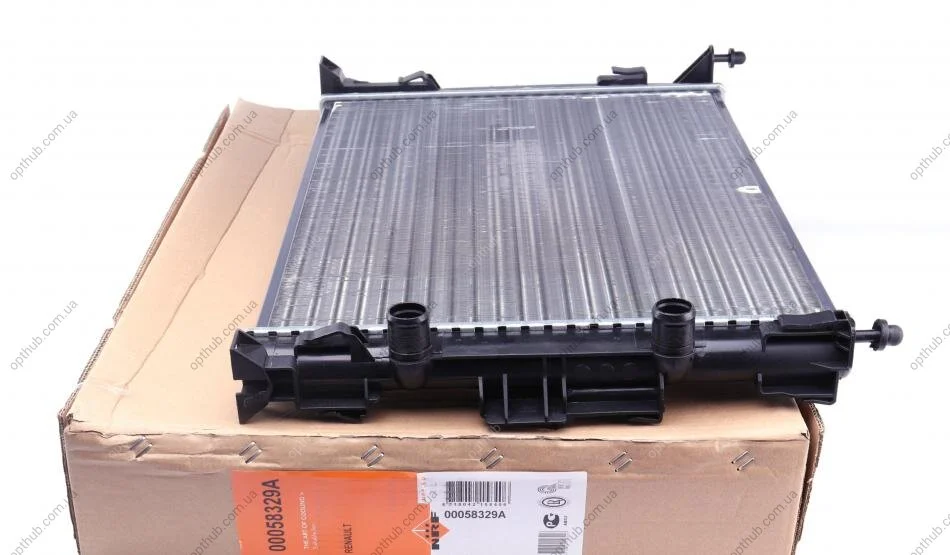 Радіатор охолодження Renault Megane II/Scenic II 02-09 (Економ-клас) UA63 NRF 58329A (фото 1)