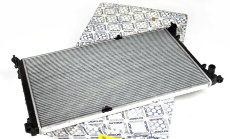 Радіатор охолодження Renault Trafic 2.5dCi 02- (AC) (упаковка Valeo) UA63 NRF 58331