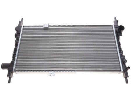 Радіатор охолодження Opel Kadett E 1.2-1.6 -94 -AC (opt-om) NRF 58711