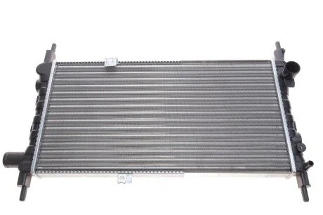 Радіатор охолодження Opel Kadett E 1.2-1.6 -94 -AC (opt-om) NRF 58711