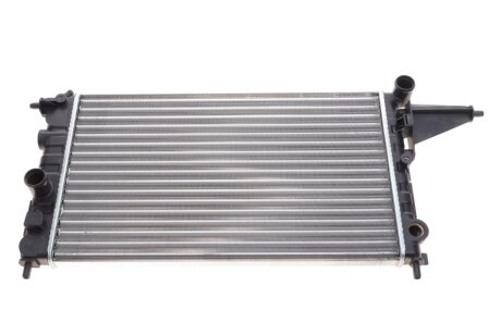 Радіатор охолодження Opel Vectra A 1.4-1.6i 88-95 (opt-om) NRF 58775