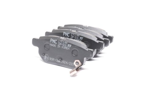 Колодки гальм. диск. TOYOTA AURIS, COROLLA PARTS-MALL PKF-E22