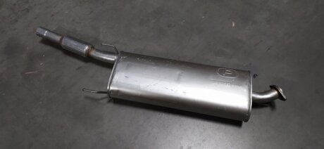 Глушник центр. TOYOTA RAV 4 (2005-08) POLMOSTROW 26.325