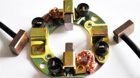 Щёткодержатель стартера ЩЕТКОДЕРЖИТЕЛЬ СТАРТЕРА 136204 CZ PROFIT 7136-0204