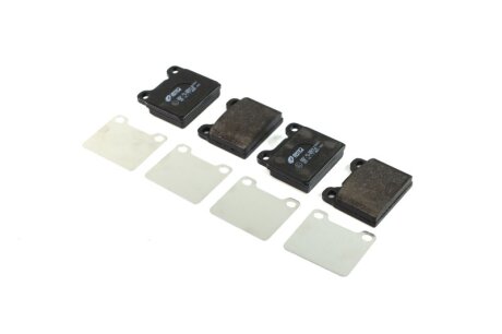 Колодки гальмівні дискові ЗАДН VOLVO 740/760/780/850/940/940 II/960/960 II/C70/S70/V70 01.1982- REMSA 0257.20