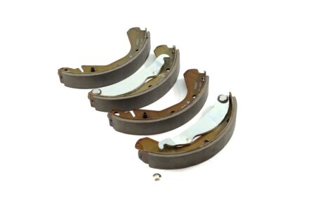 Колодки гальмівні барабанні ЗАДН OPEL CORSA 83-93 KADET D / E 83-92 -ua REMSA 4091.00