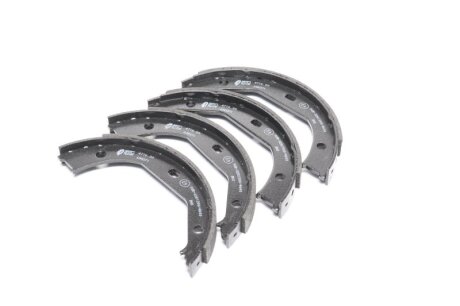 Колодка стоянкового гальма BMW 3(E46) 5(E39) задн. REMSA 4716.00