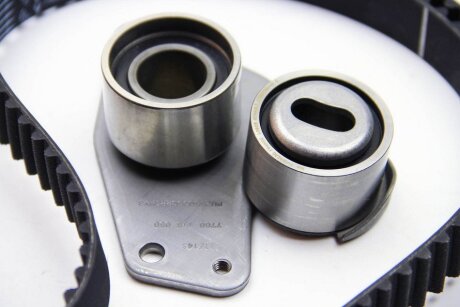 Ремінь ГРМ Kangoo к-т RENAULT 7701476884