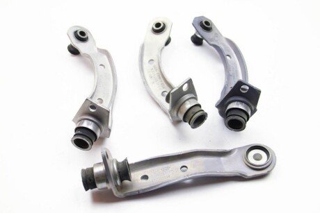 Кронштейн кріплення підра RENAULT 8200197453