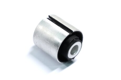 Сайлентблок важеля VW TRANSPORTER IV 90-03 передн. вісь RIDER RD.3445985443