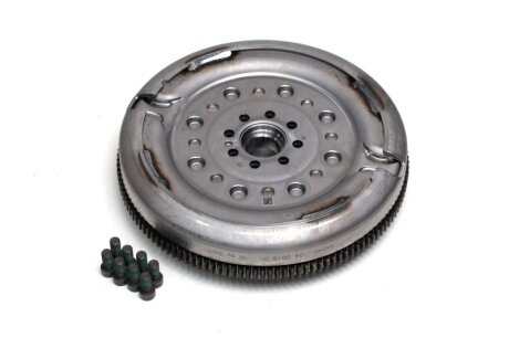 Маховик AUDI A3, Q3, SKODA OCTAVIA III, SUPERB III, VW GOLF VII, PASSAT B8 SACHS 2294 001 909