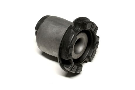 Втулка балки PEUGEOT 206 98- зад. міст SASIC 1315935